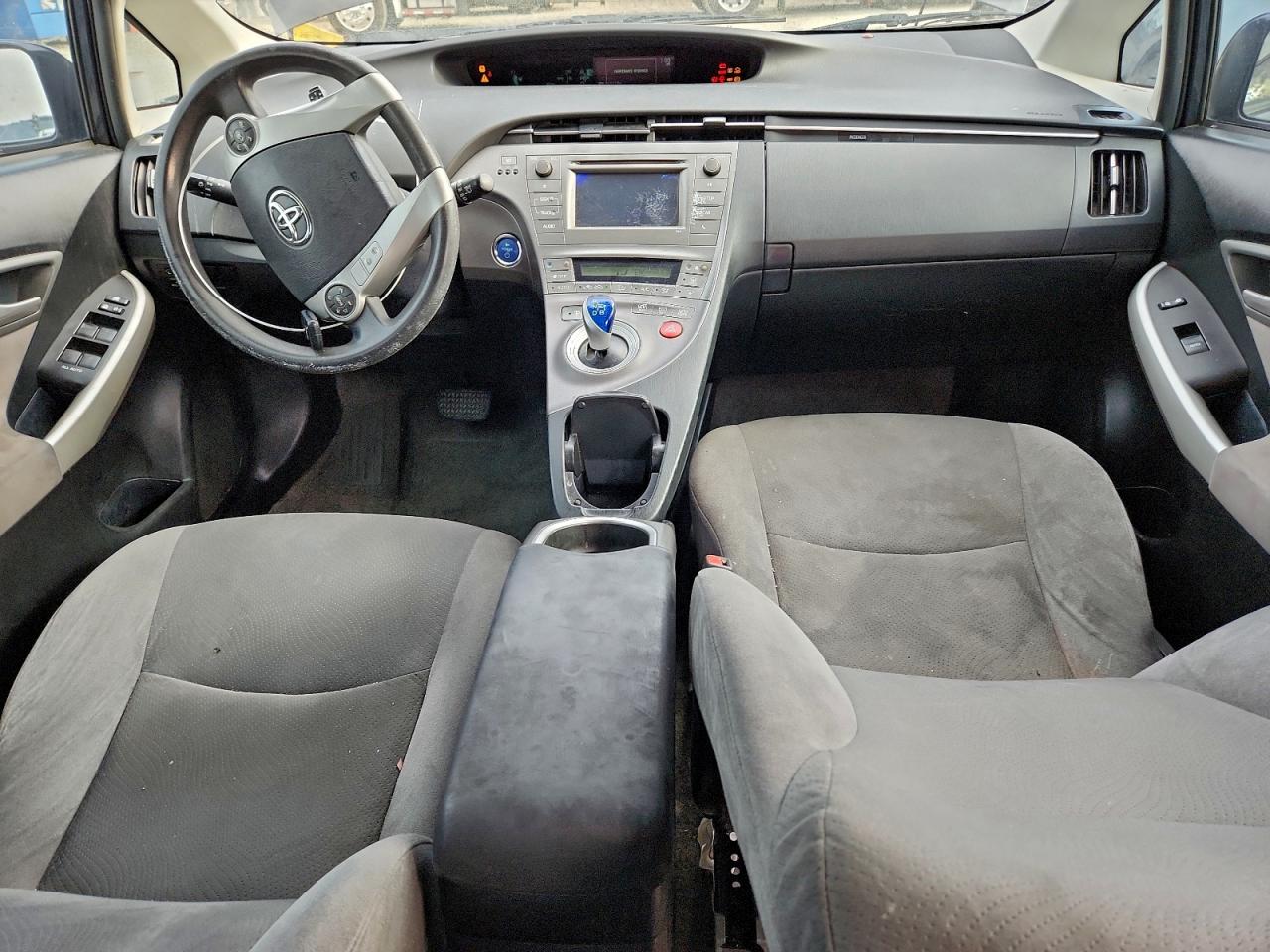 2014 TOYOTA PRIUS photo 8