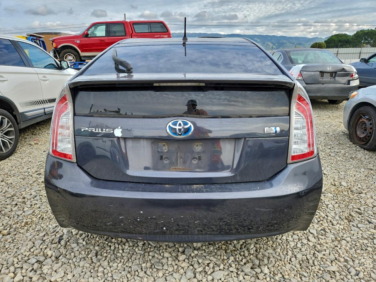 2014 TOYOTA PRIUS photo 6