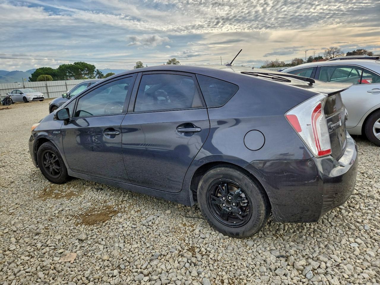 2014 TOYOTA PRIUS photo 2