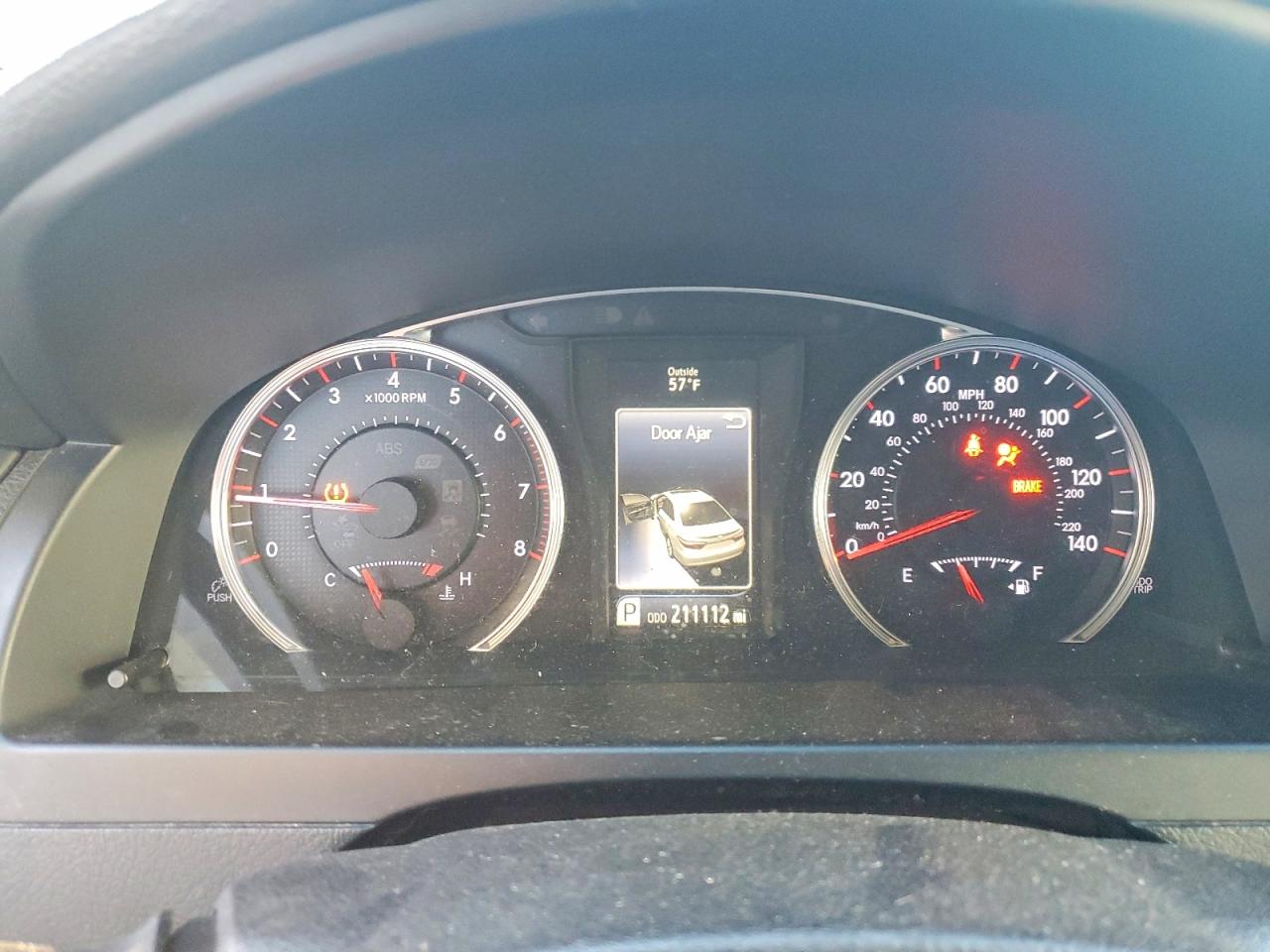 2016 TOYOTA CAMRY LE photo 9