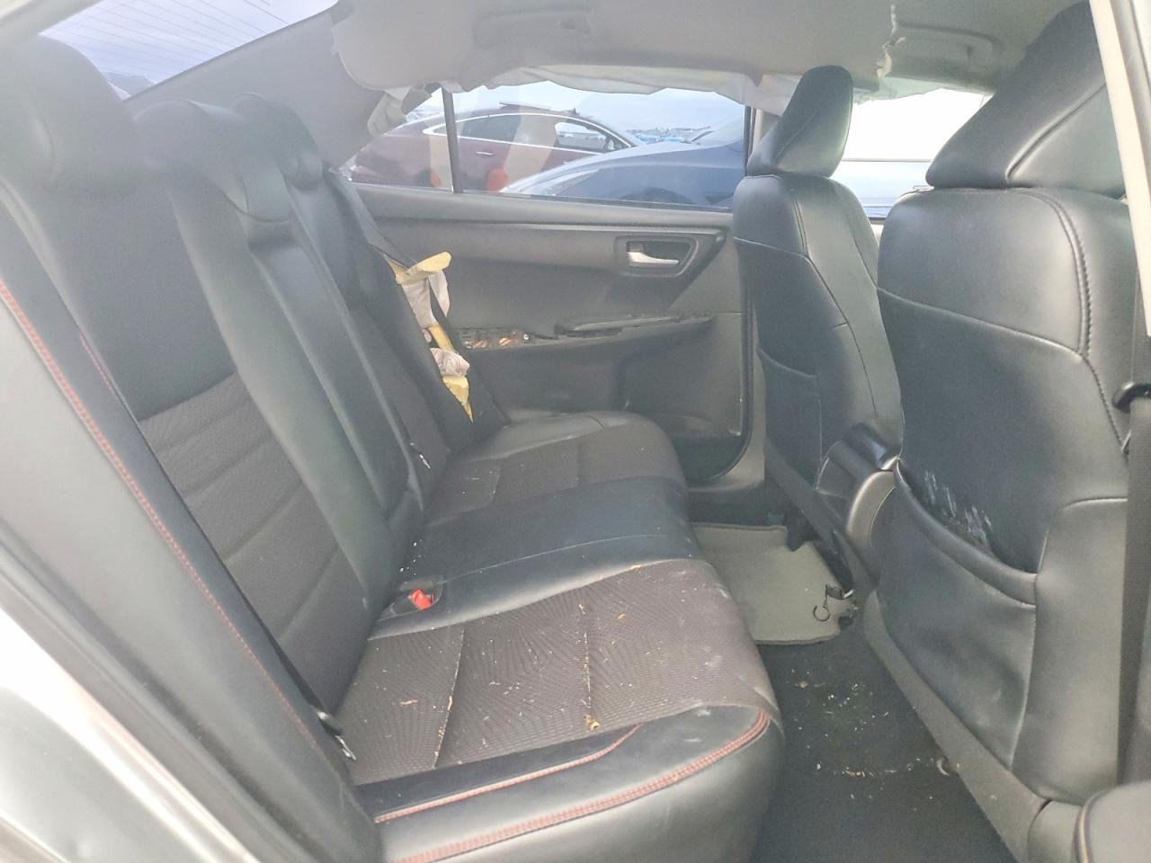 2016 TOYOTA CAMRY LE photo 10