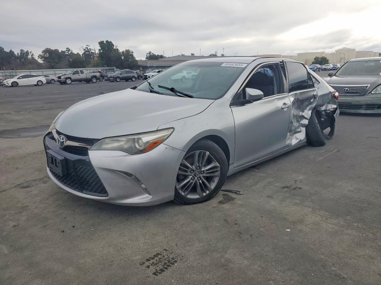 2016 TOYOTA CAMRY