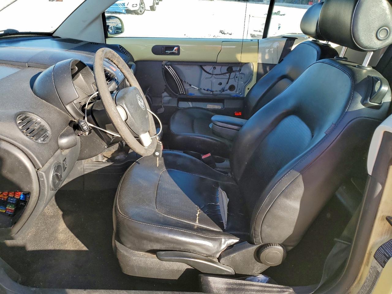 2006 VOLKSWAGEN NEW BEETLE CONVERTIBLE OPTION PACKAGE 1 photo 7