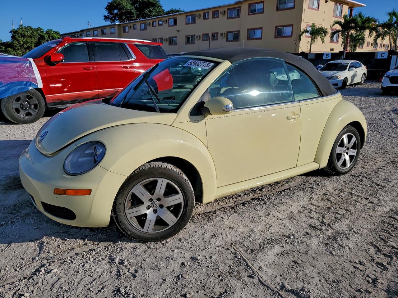 2006 VOLKSWAGEN NEW BEETLE
