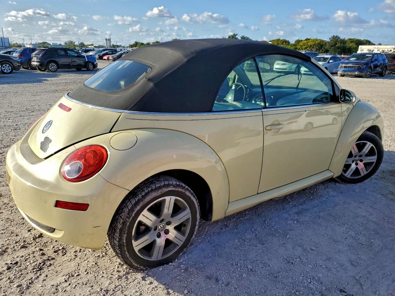 2006 VOLKSWAGEN NEW BEETLE CONVERTIBLE OPTION PACKAGE 1 photo 3