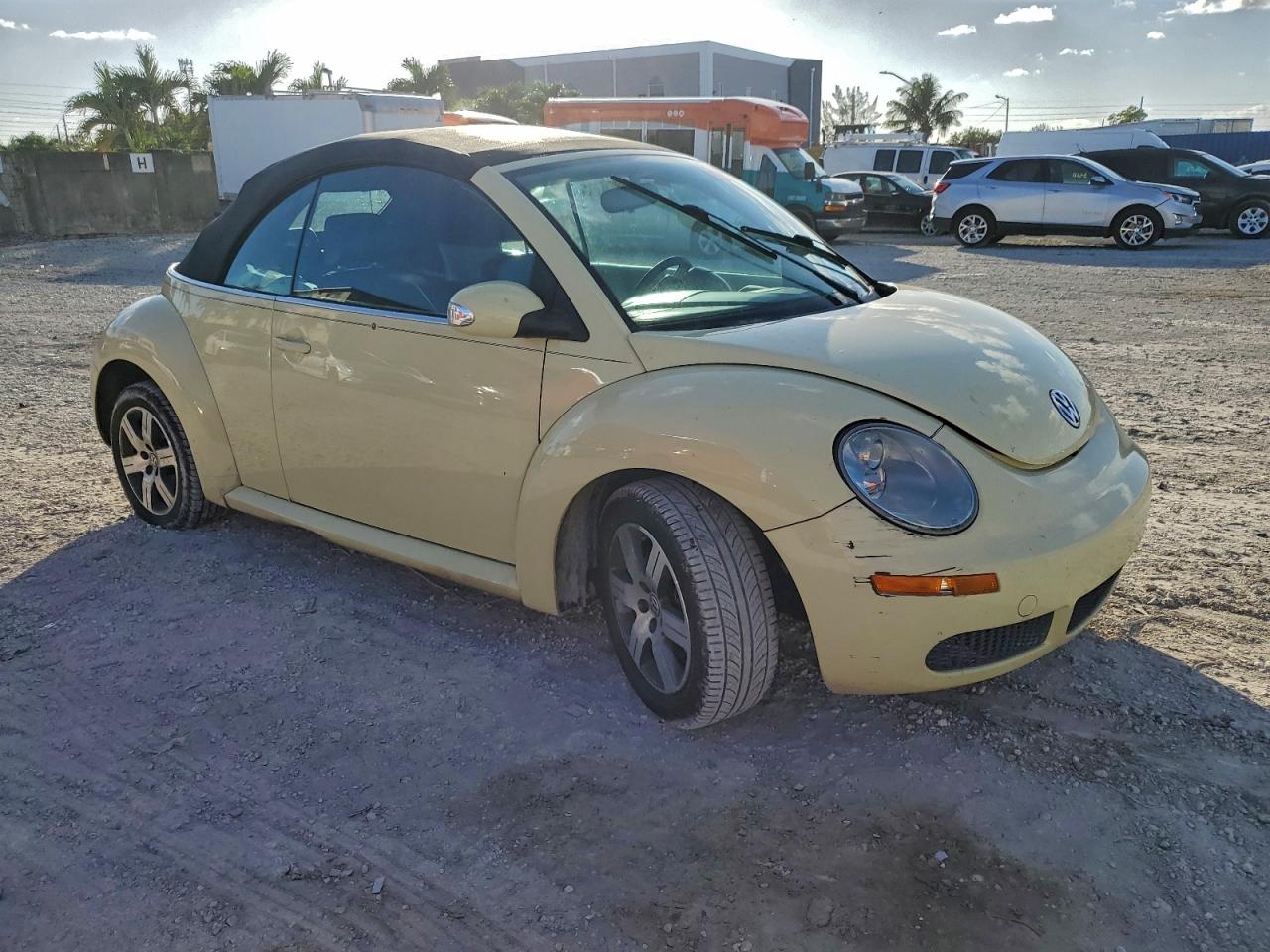 2006 VOLKSWAGEN NEW BEETLE CONVERTIBLE OPTION PACKAGE 1 photo 4
