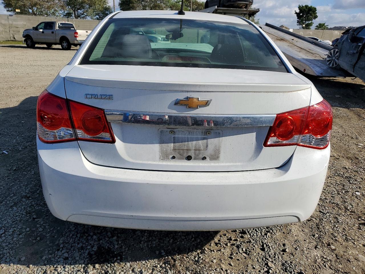 2013 CHEVROLET CRUZE LS photo 16