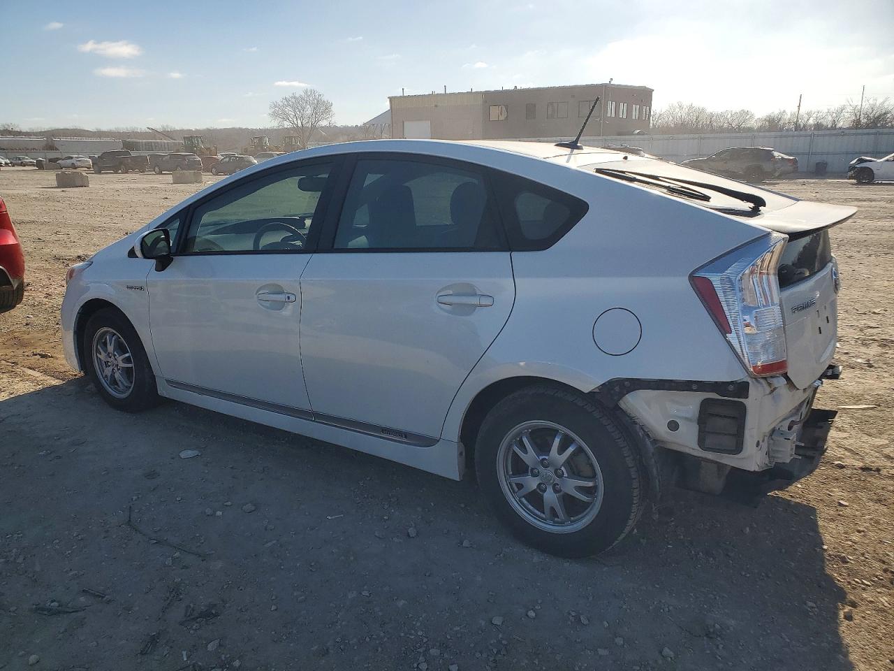 2011 TOYOTA PRIUS photo 2