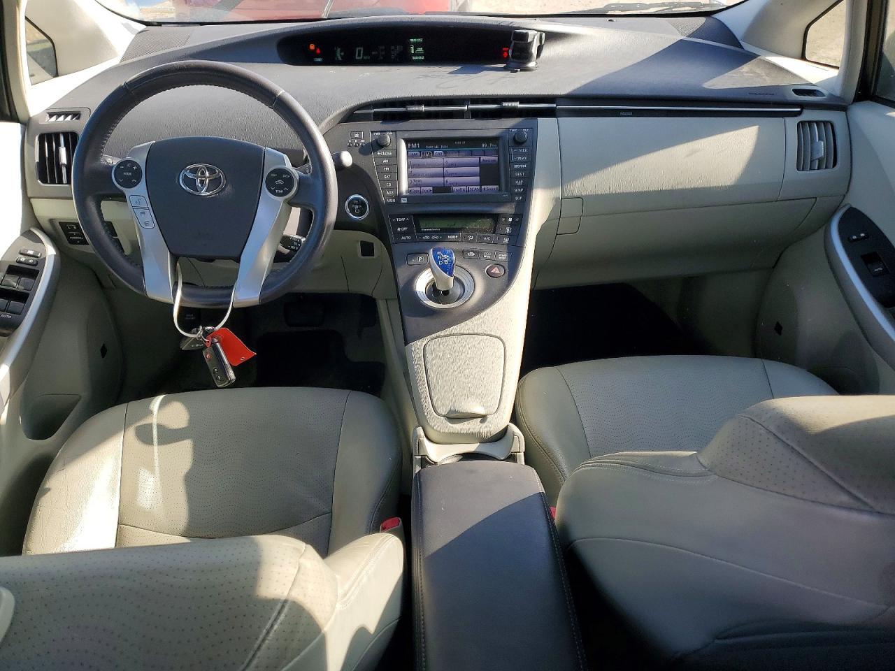 2011 TOYOTA PRIUS photo 8