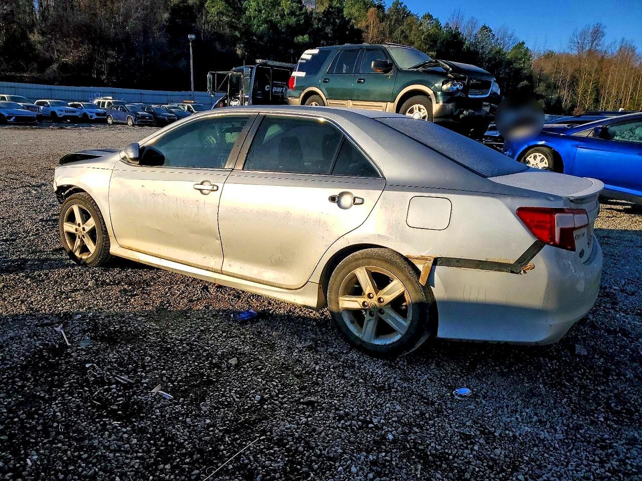 2013 TOYOTA CAMRY L photo 2