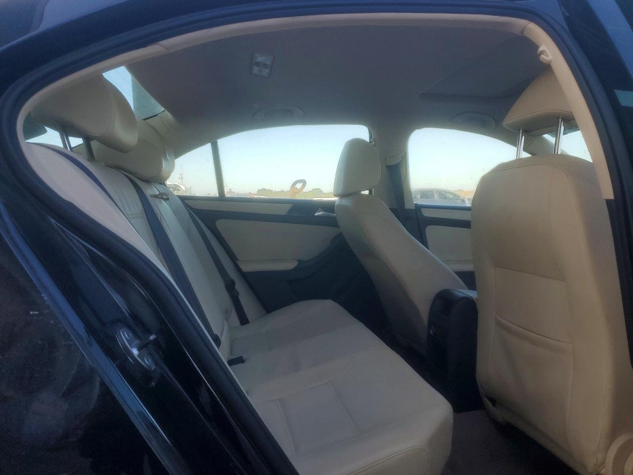 2012 VOLKSWAGEN JETTA SE photo 10