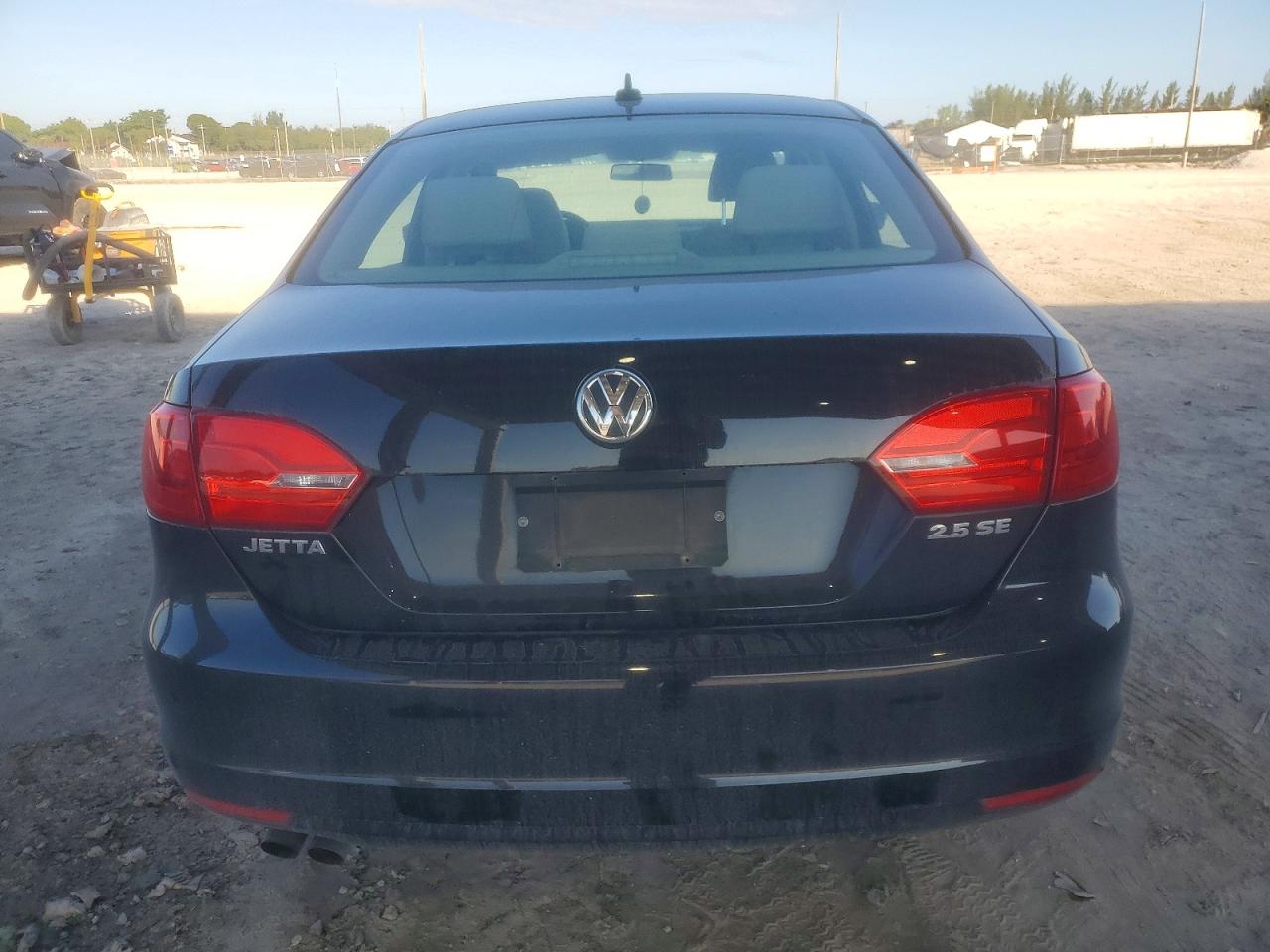 2012 VOLKSWAGEN JETTA SE photo 6