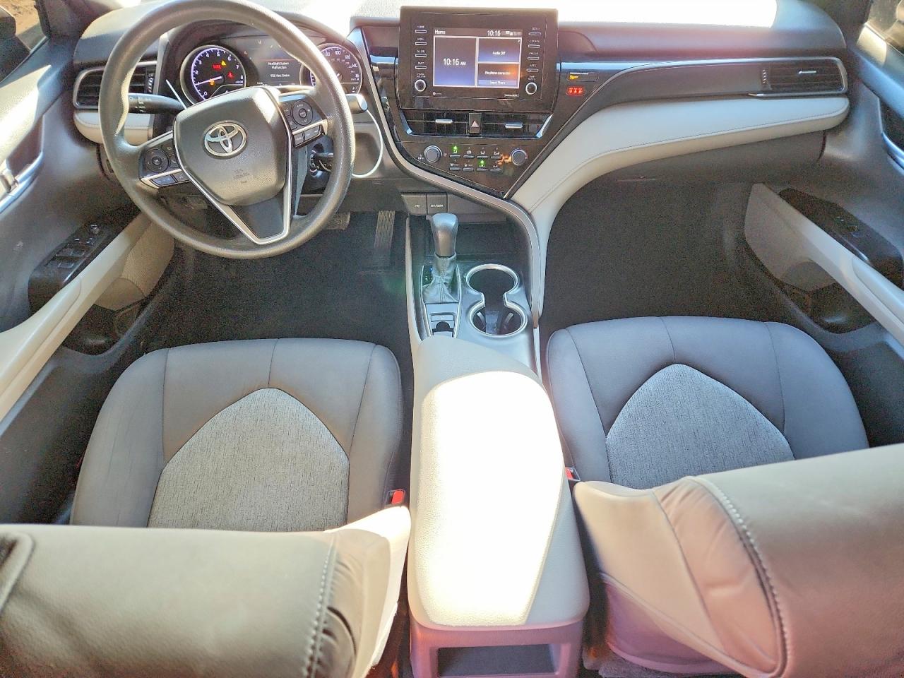 2021 TOYOTA CAMRY LE photo 8