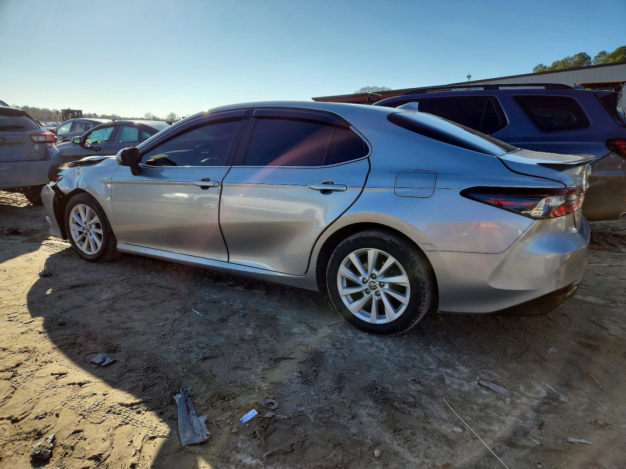 2021 TOYOTA CAMRY LE photo 2