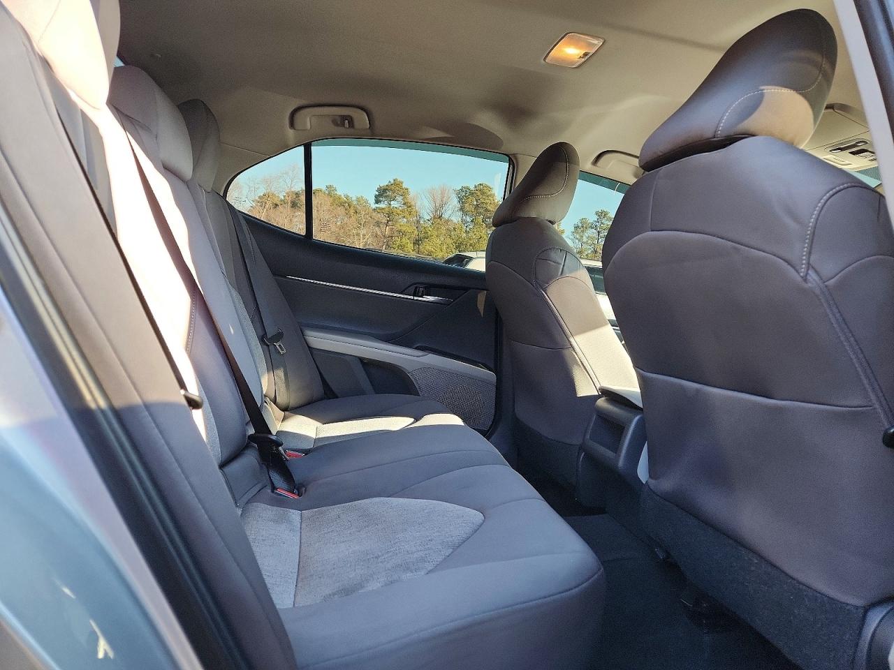 2021 TOYOTA CAMRY LE photo 10
