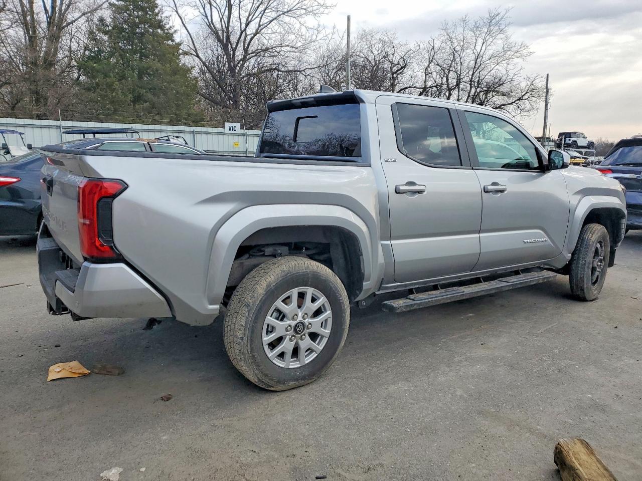 2025 TOYOTA TACOMA DOUBLE CAB photo 7