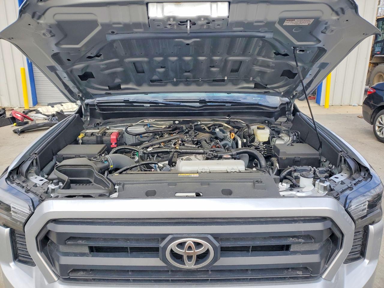 2025 TOYOTA TACOMA DOUBLE CAB photo 31