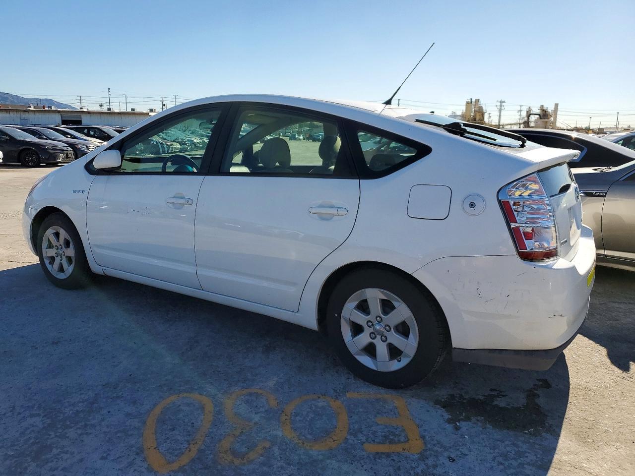 2009 TOYOTA PRIUS photo 2