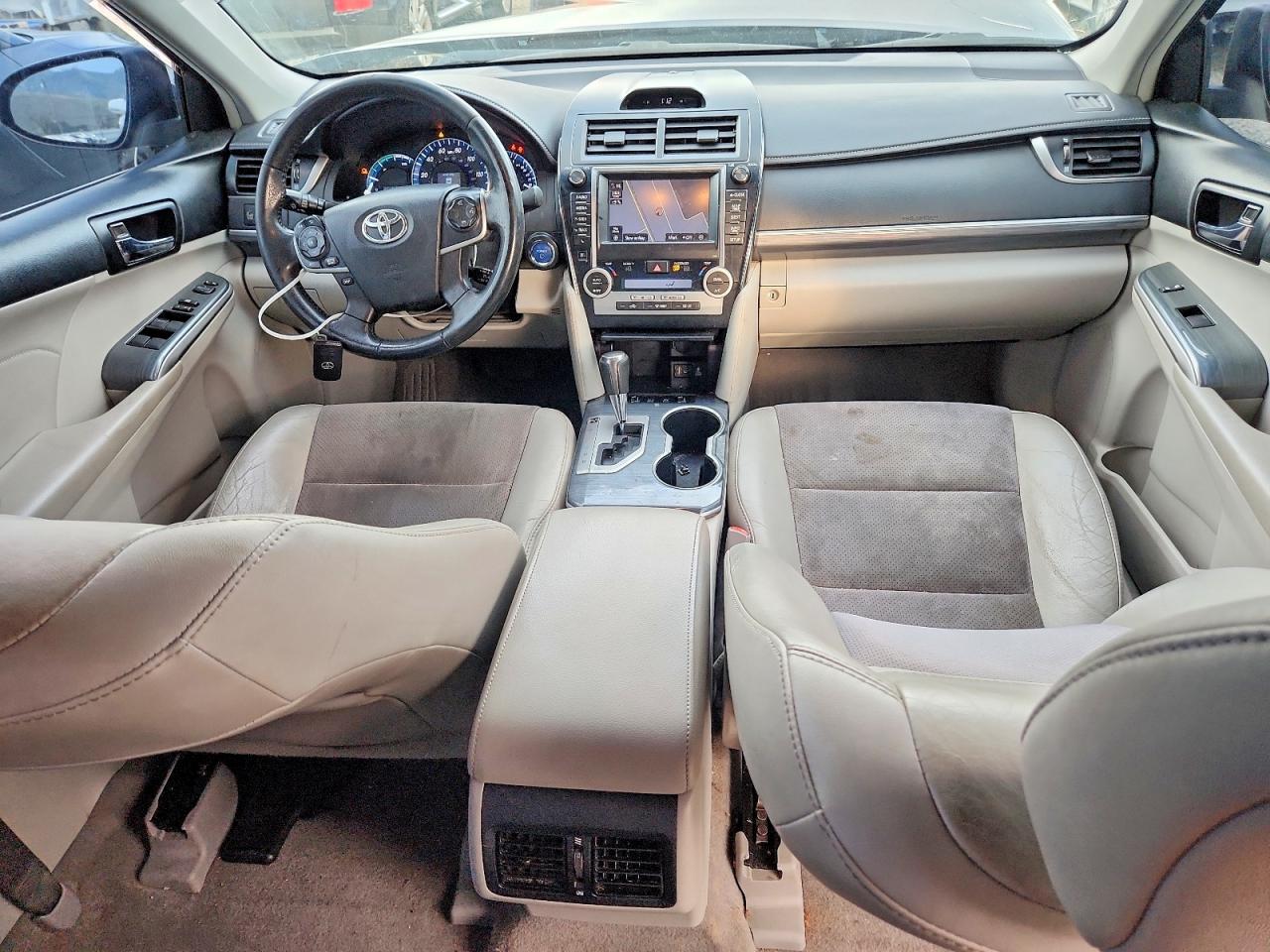 2013 TOYOTA CAMRY HYBRID photo 8