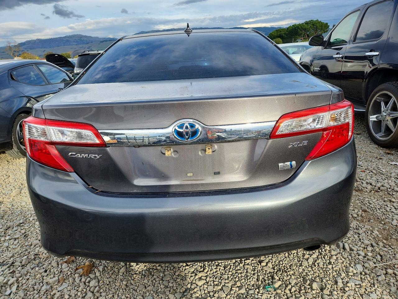 2013 TOYOTA CAMRY HYBRID photo 6
