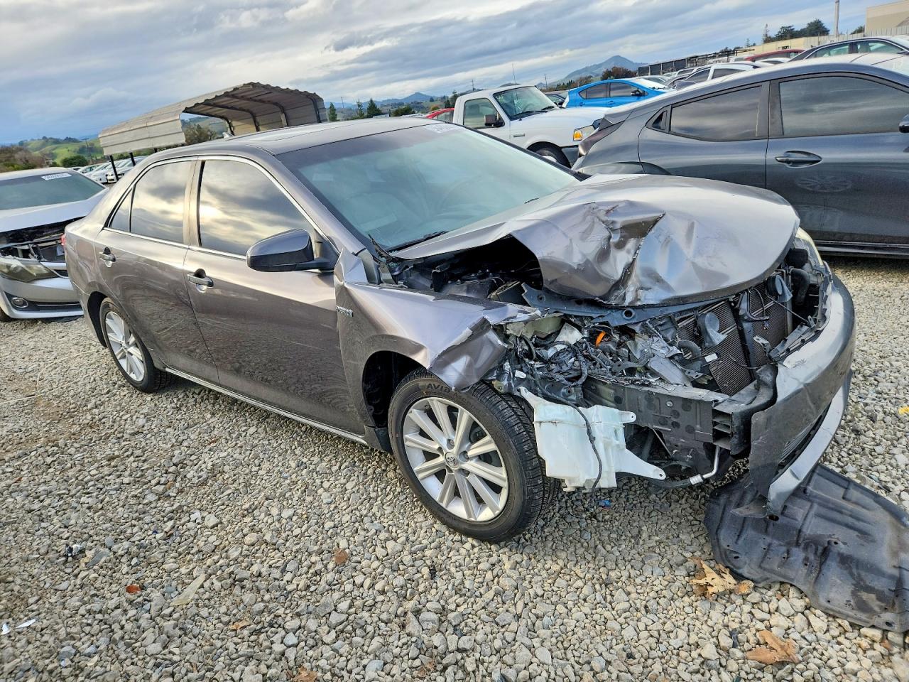 2013 TOYOTA CAMRY HYBRID photo 4