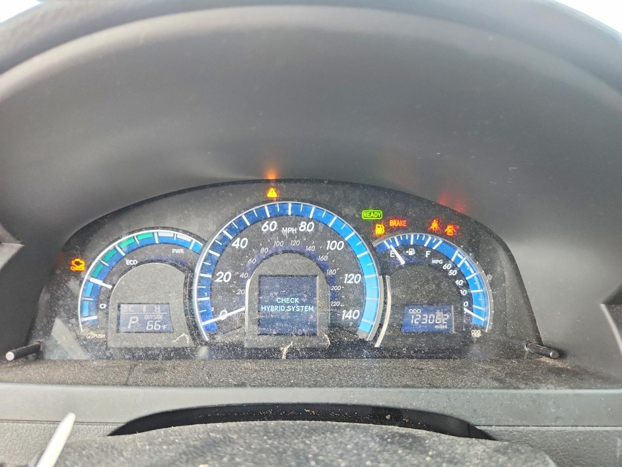 2013 TOYOTA CAMRY HYBRID photo 9
