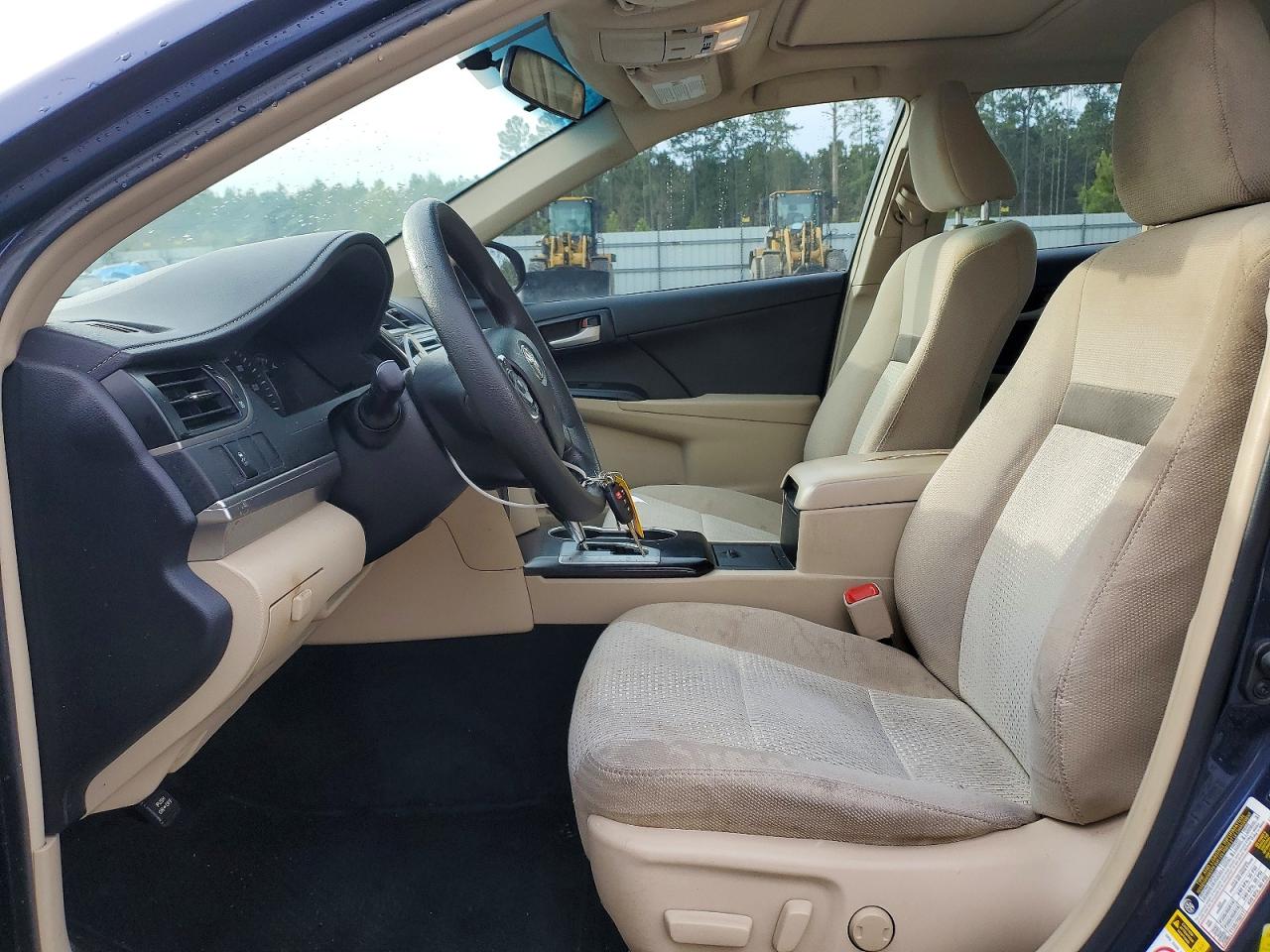 2014 TOYOTA CAMRY L photo 7