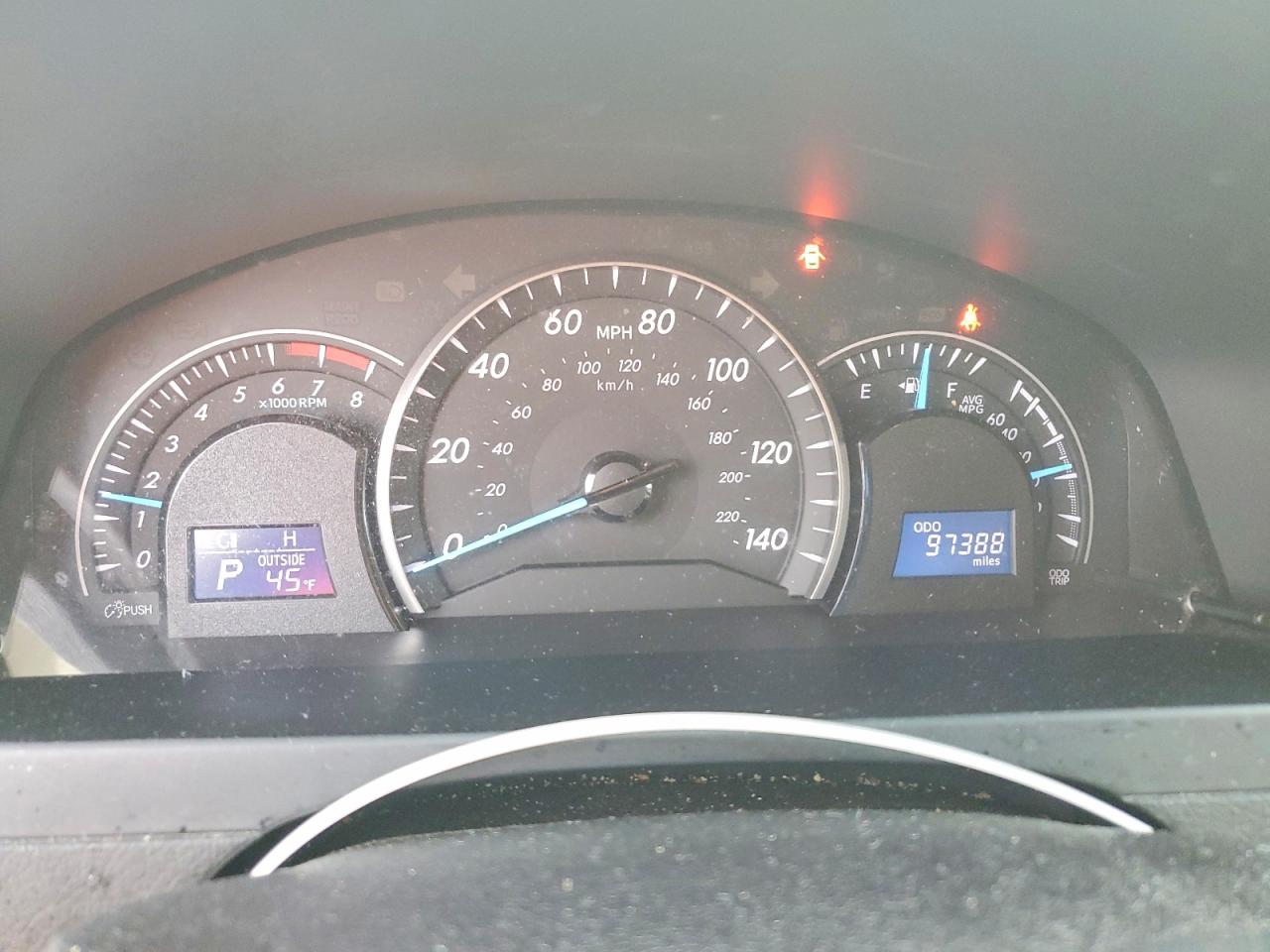 2014 TOYOTA CAMRY L photo 9