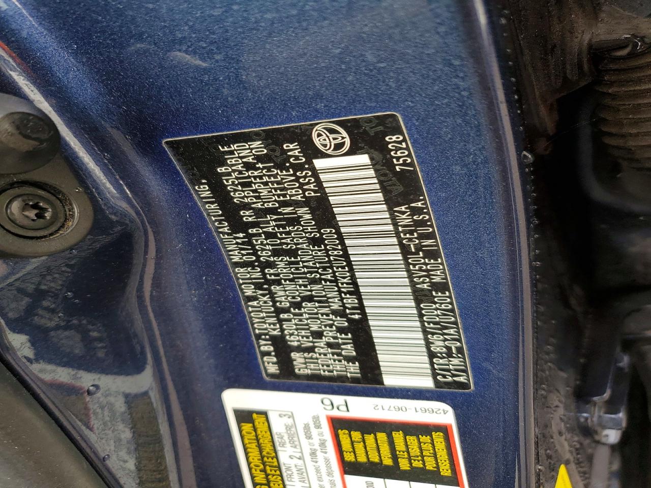 2014 TOYOTA CAMRY L photo 12