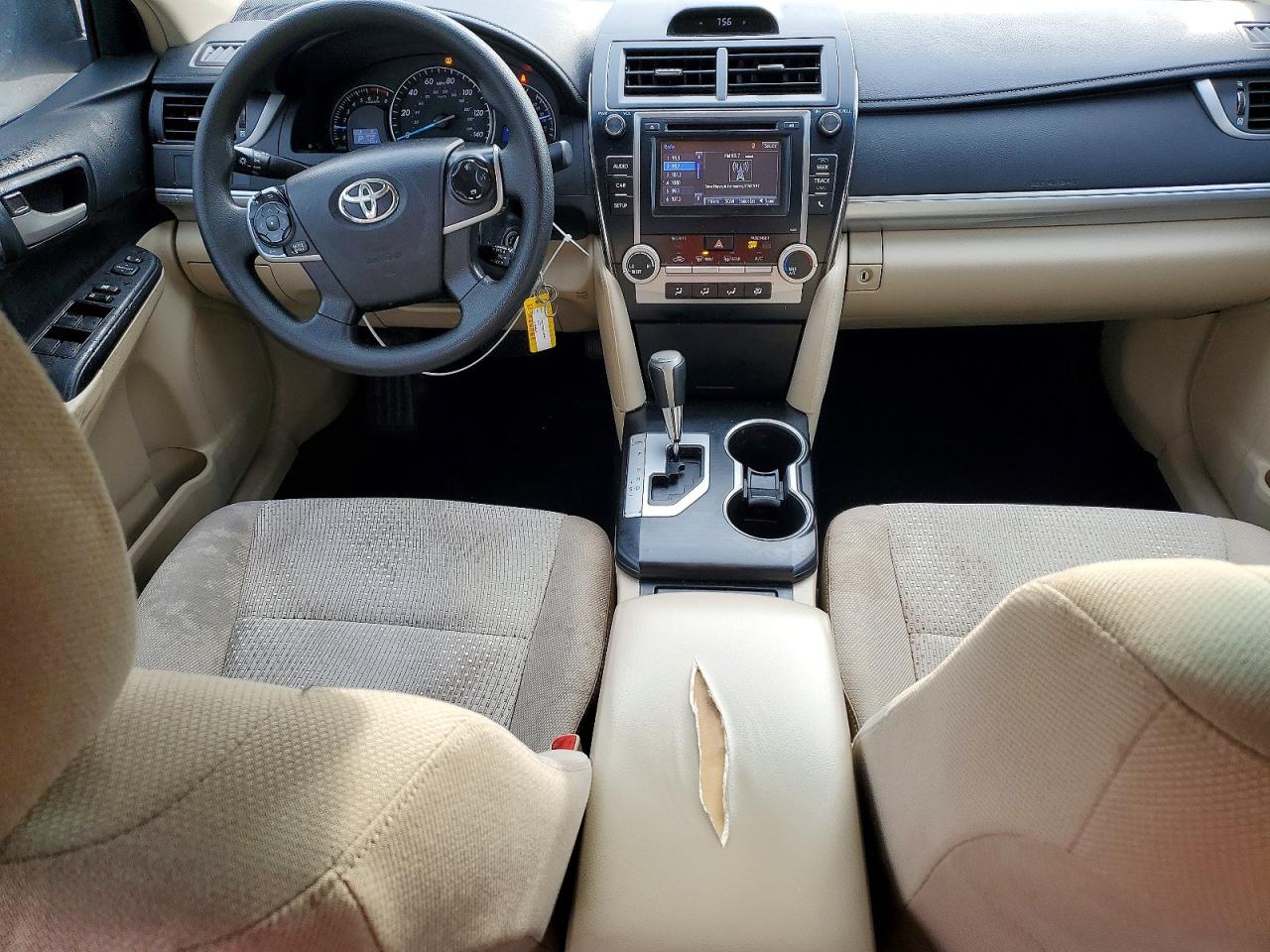 2014 TOYOTA CAMRY L photo 8