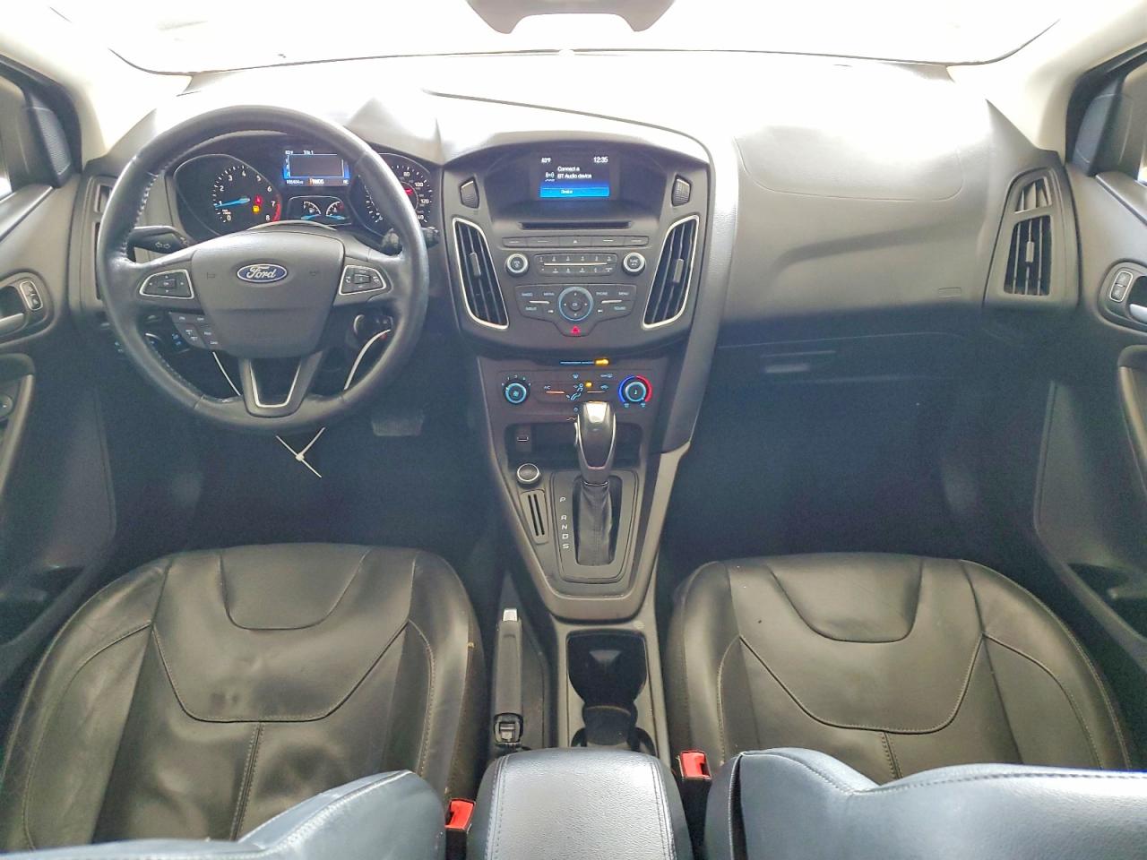 2015 FORD FOCUS SE photo 15
