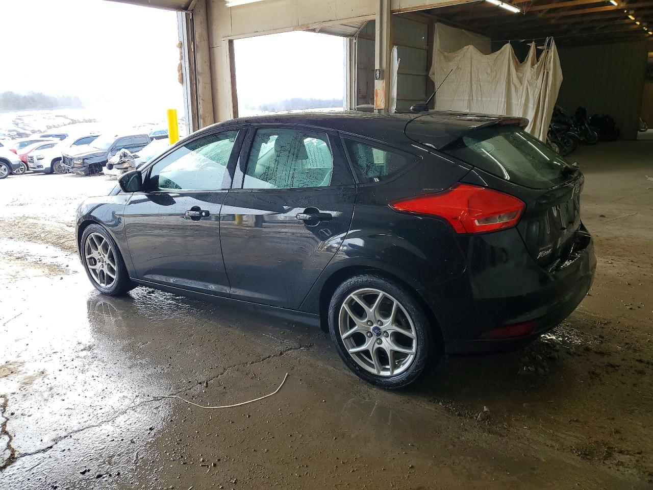 2015 FORD FOCUS SE photo 3