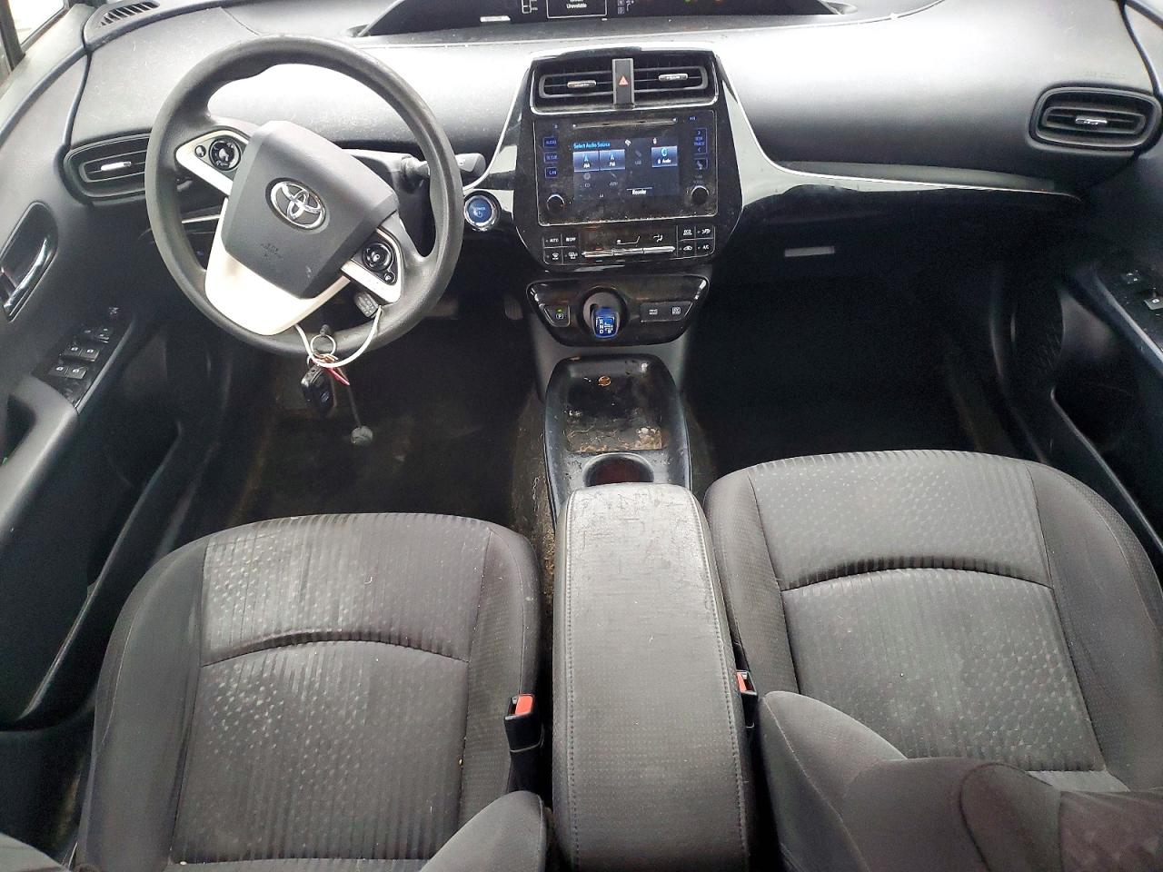 2017 TOYOTA PRIUS photo 8