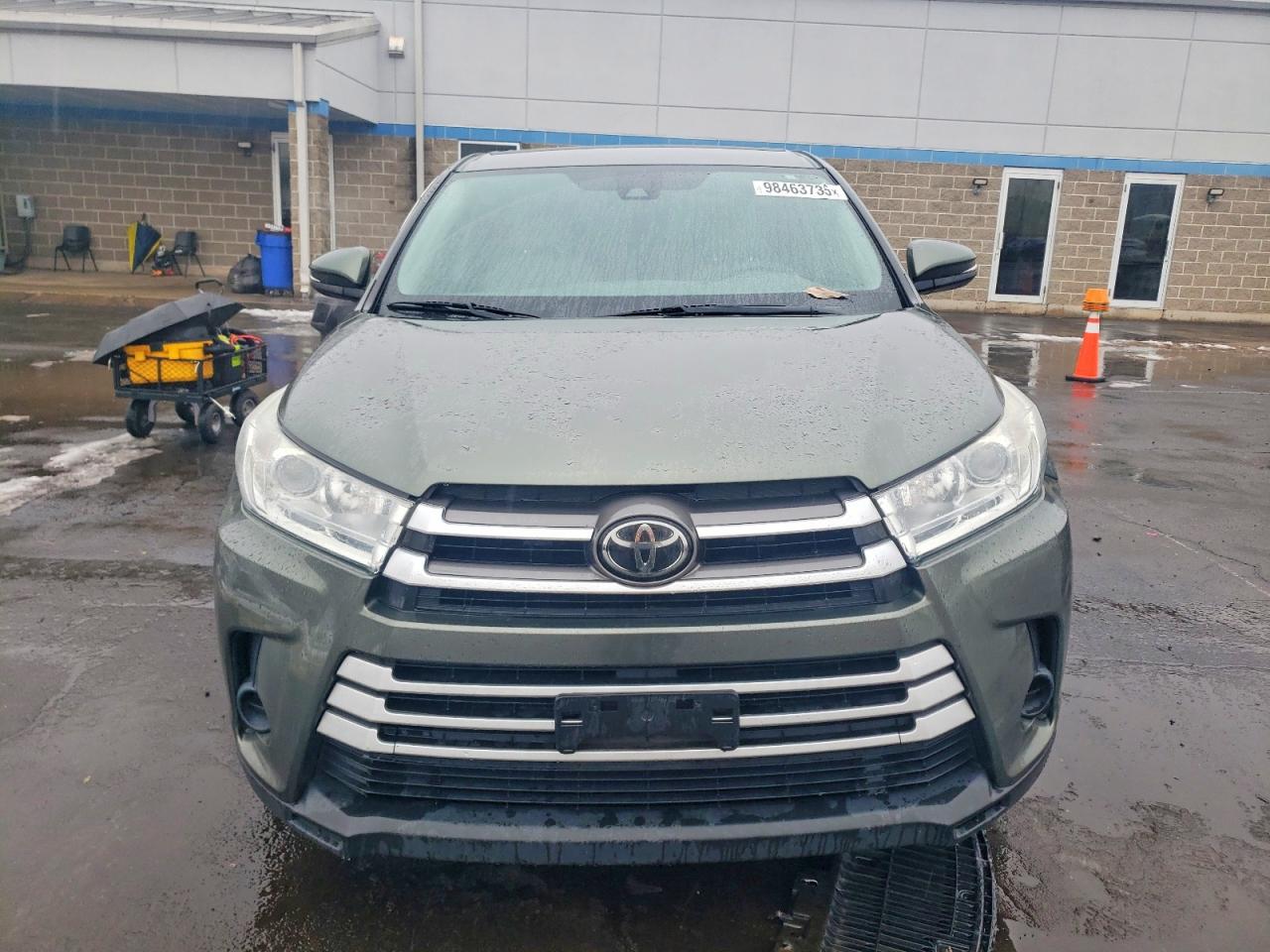 2018 TOYOTA HIGHLANDER LE photo 5