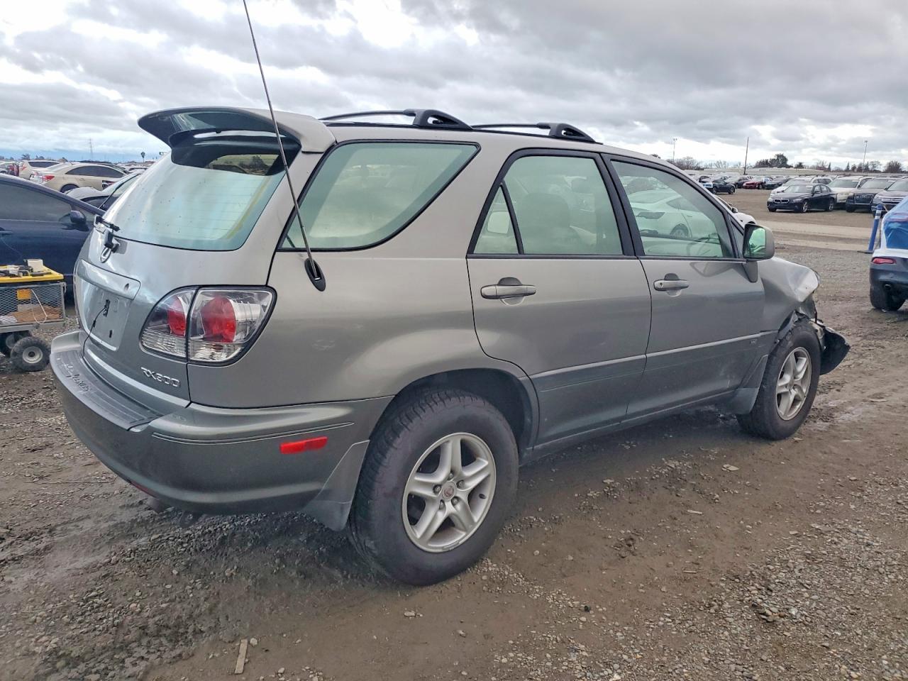 2002 LEXUS RX 300 photo 3