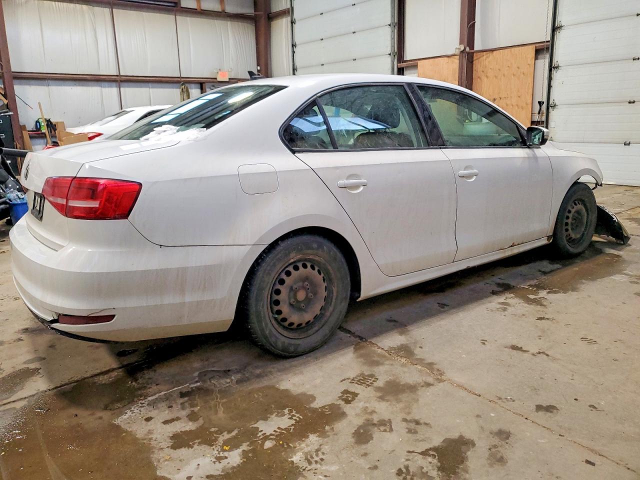 2015 VOLKSWAGEN JETTA BASE photo 3