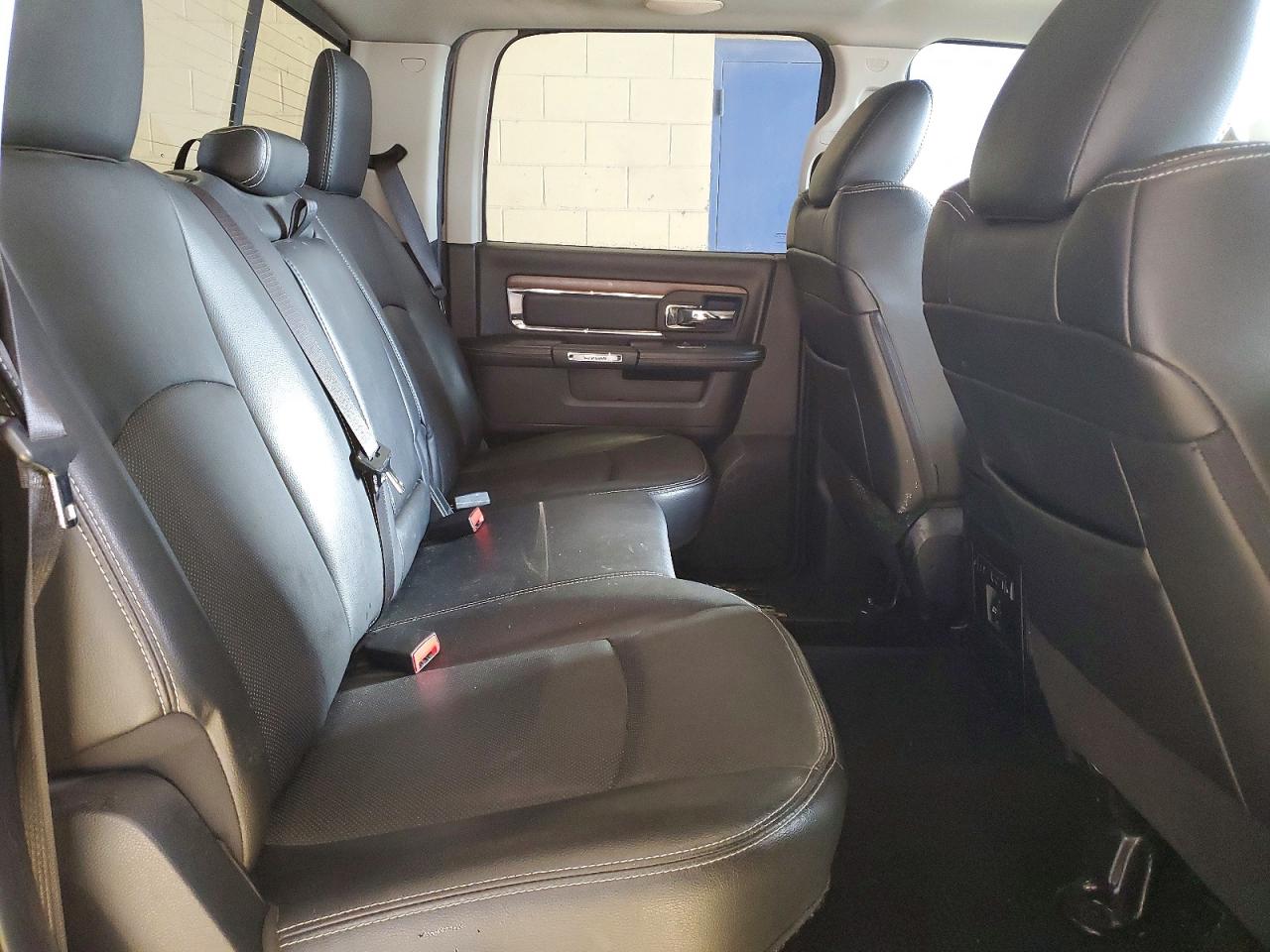 2015 RAM 1500 LARAMIE photo 10
