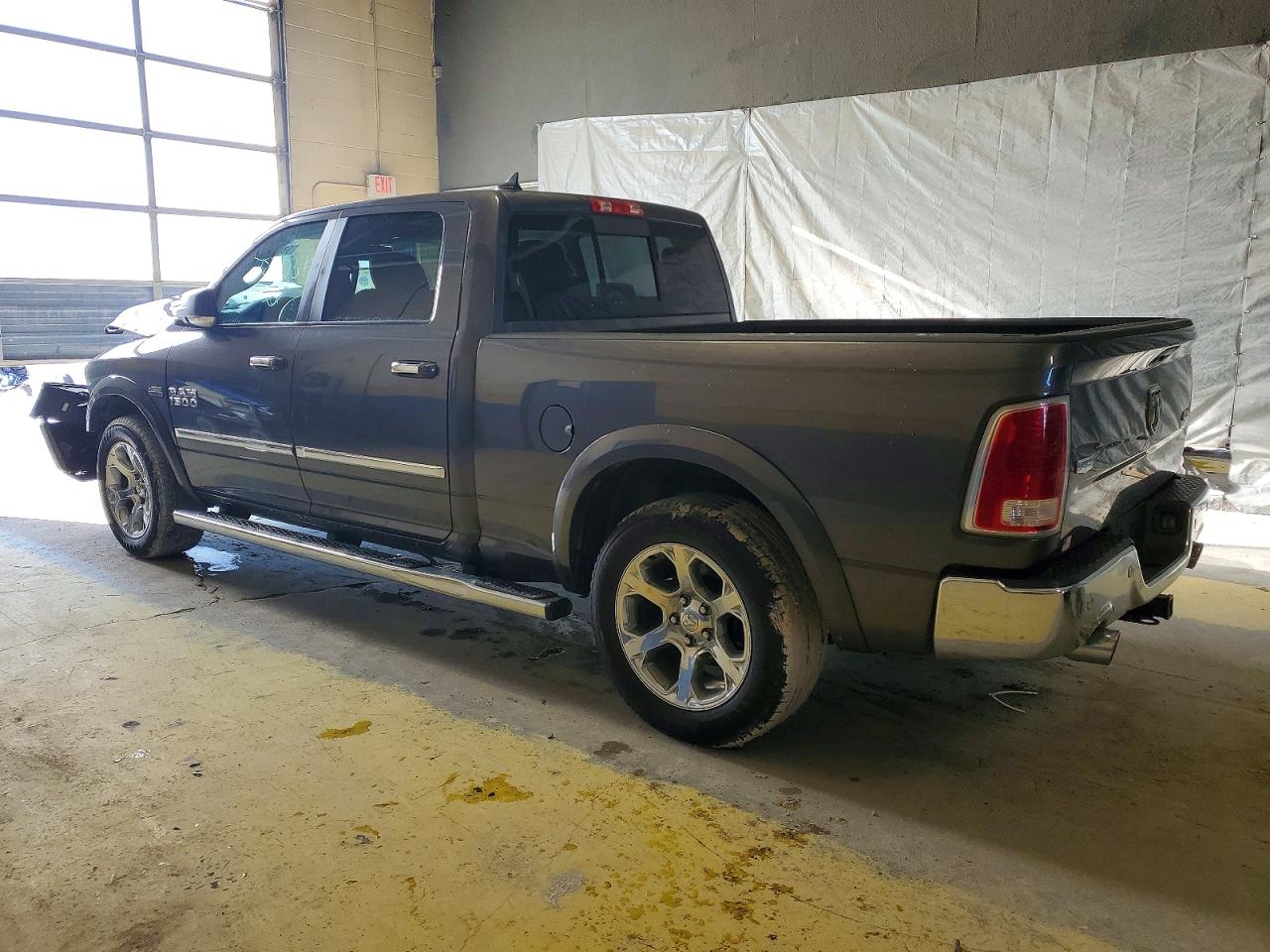 2015 RAM 1500 LARAMIE photo 2
