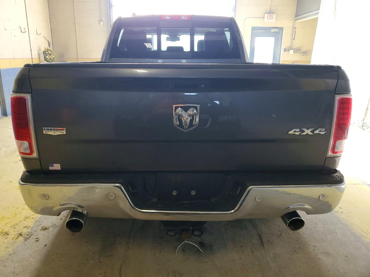 2015 RAM 1500 LARAMIE photo 6