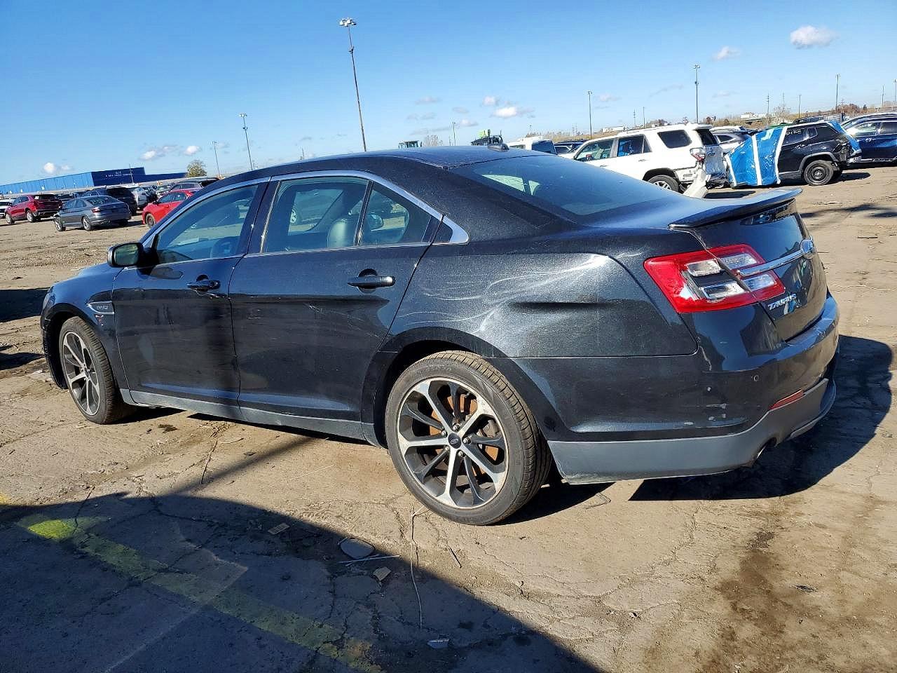 2015 FORD TAURUS SHO photo 2