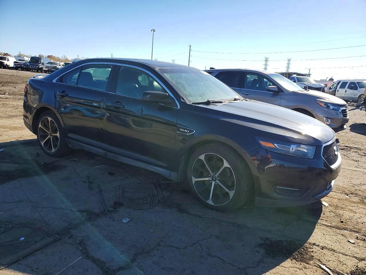 2015 FORD TAURUS SHO photo 4