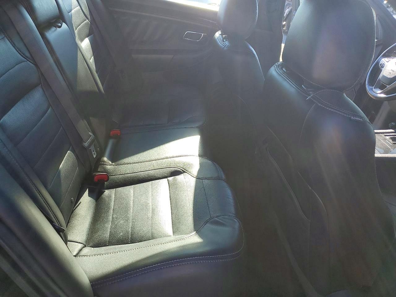 2015 FORD TAURUS SHO photo 10