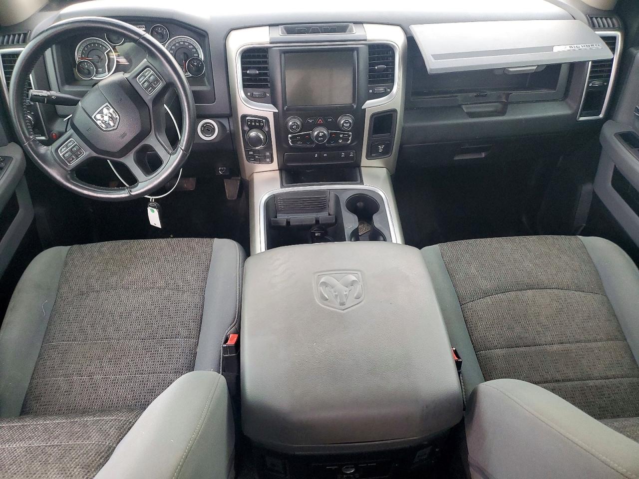 2017 RAM 1500 SLT photo 15
