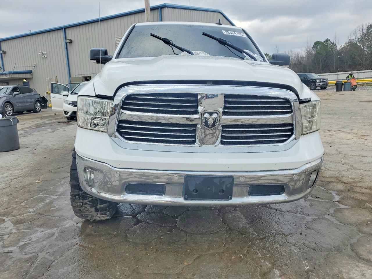 2017 RAM 1500 SLT photo 9