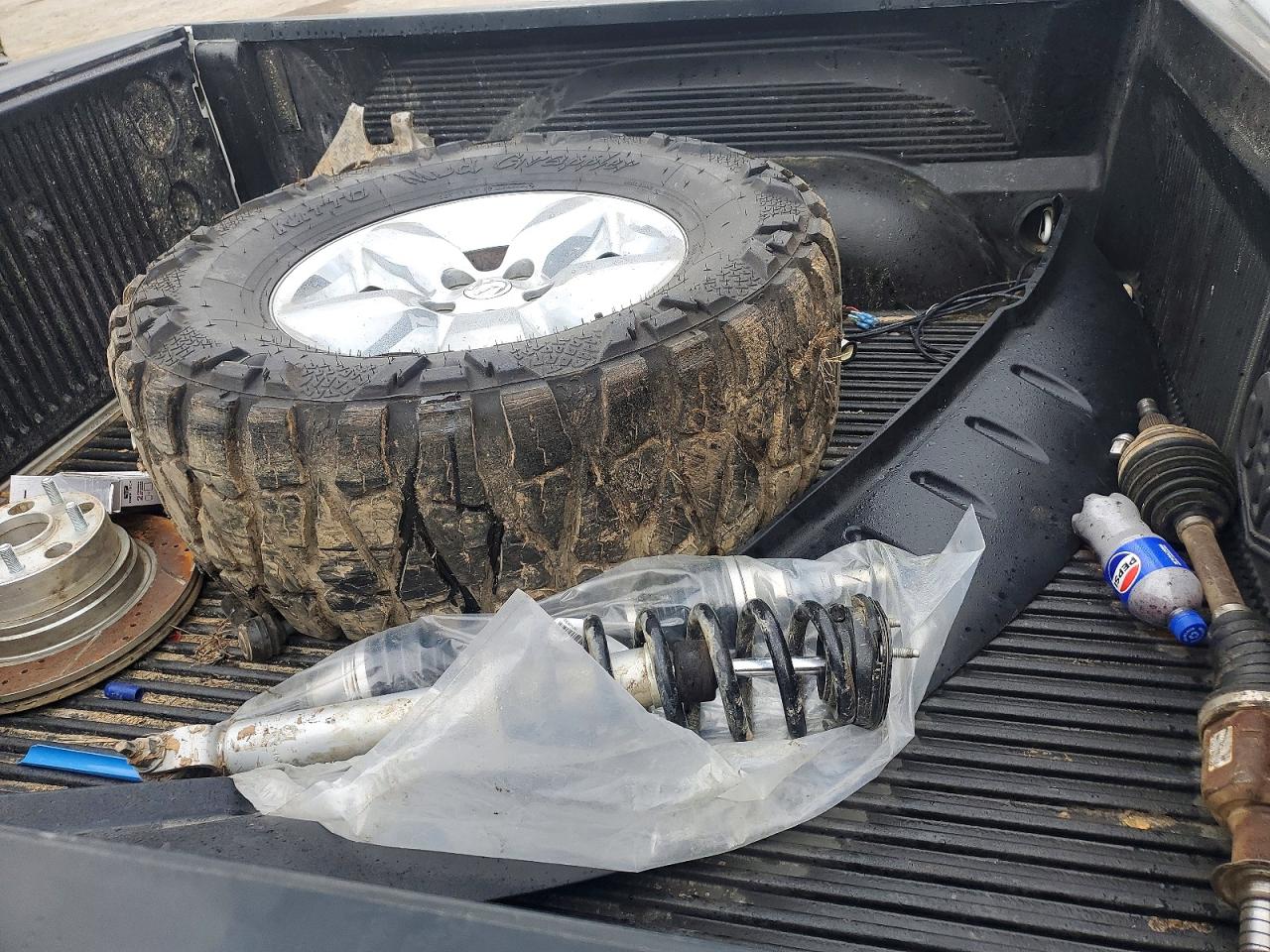 2017 RAM 1500 SLT photo 23