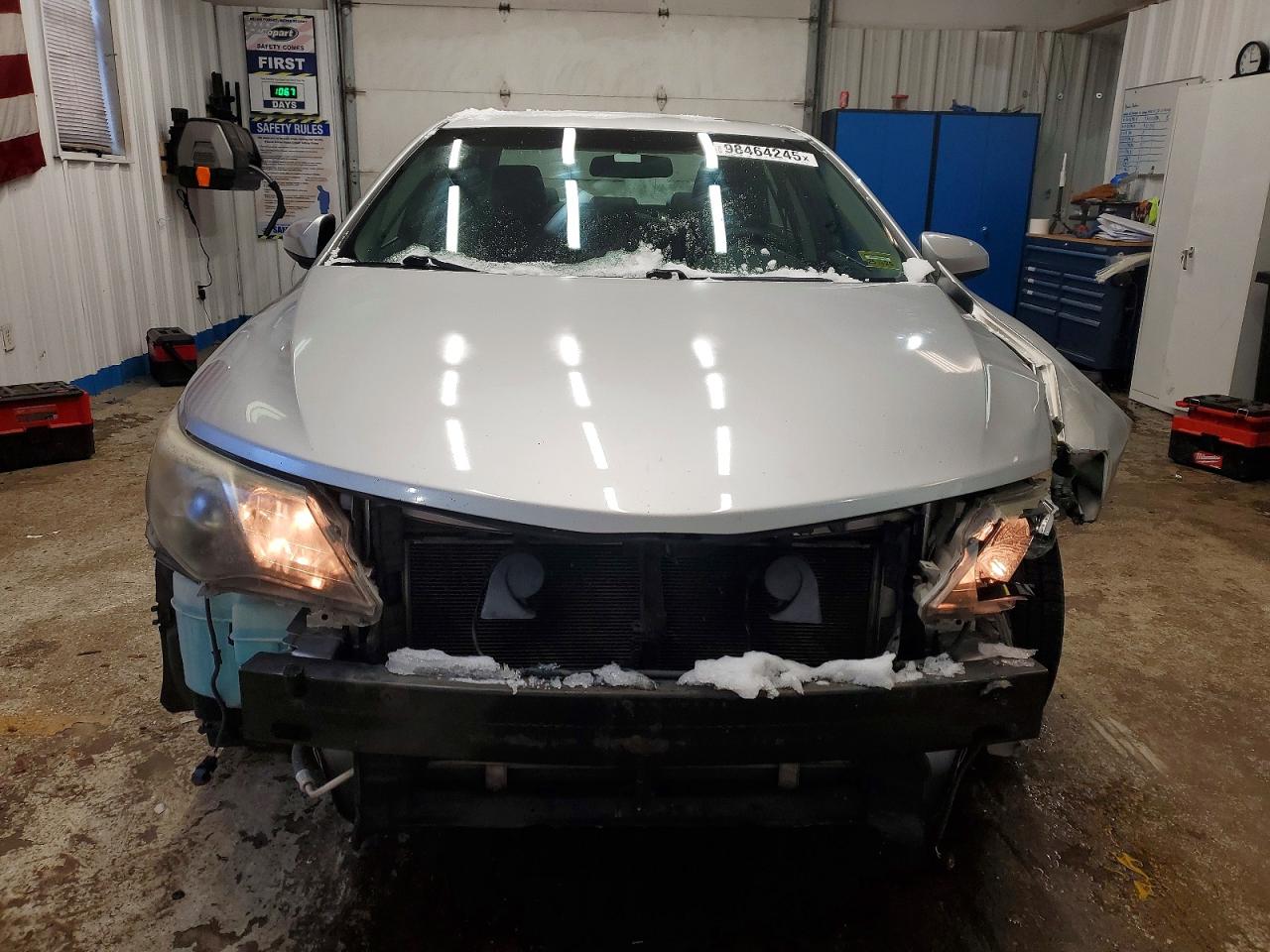 2014 TOYOTA CAMRY L photo 5
