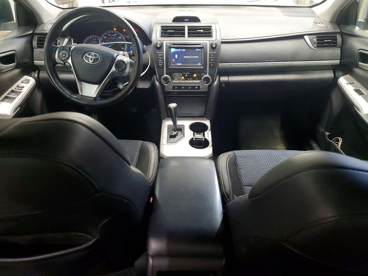2014 TOYOTA CAMRY L photo 8