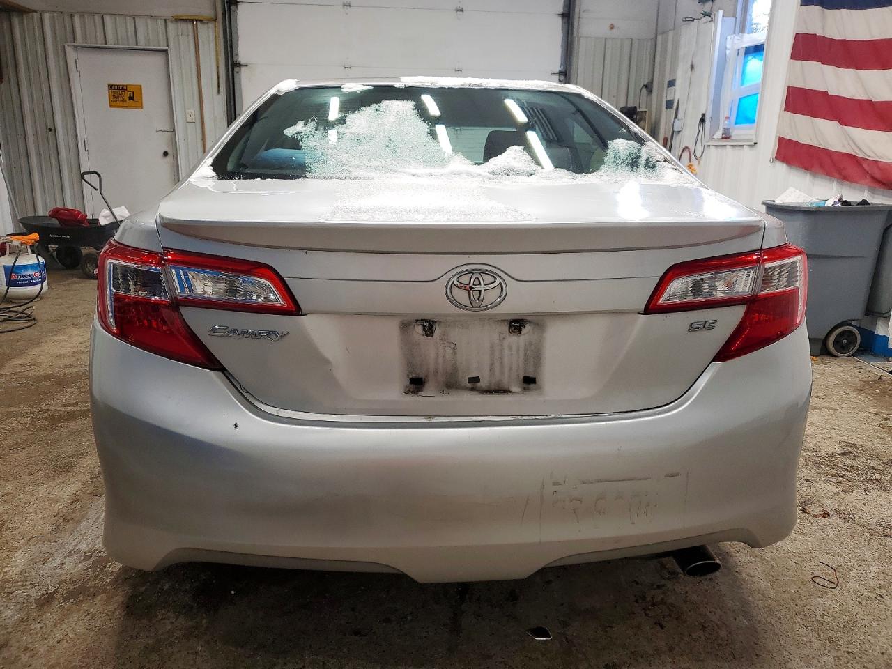 2014 TOYOTA CAMRY L photo 6