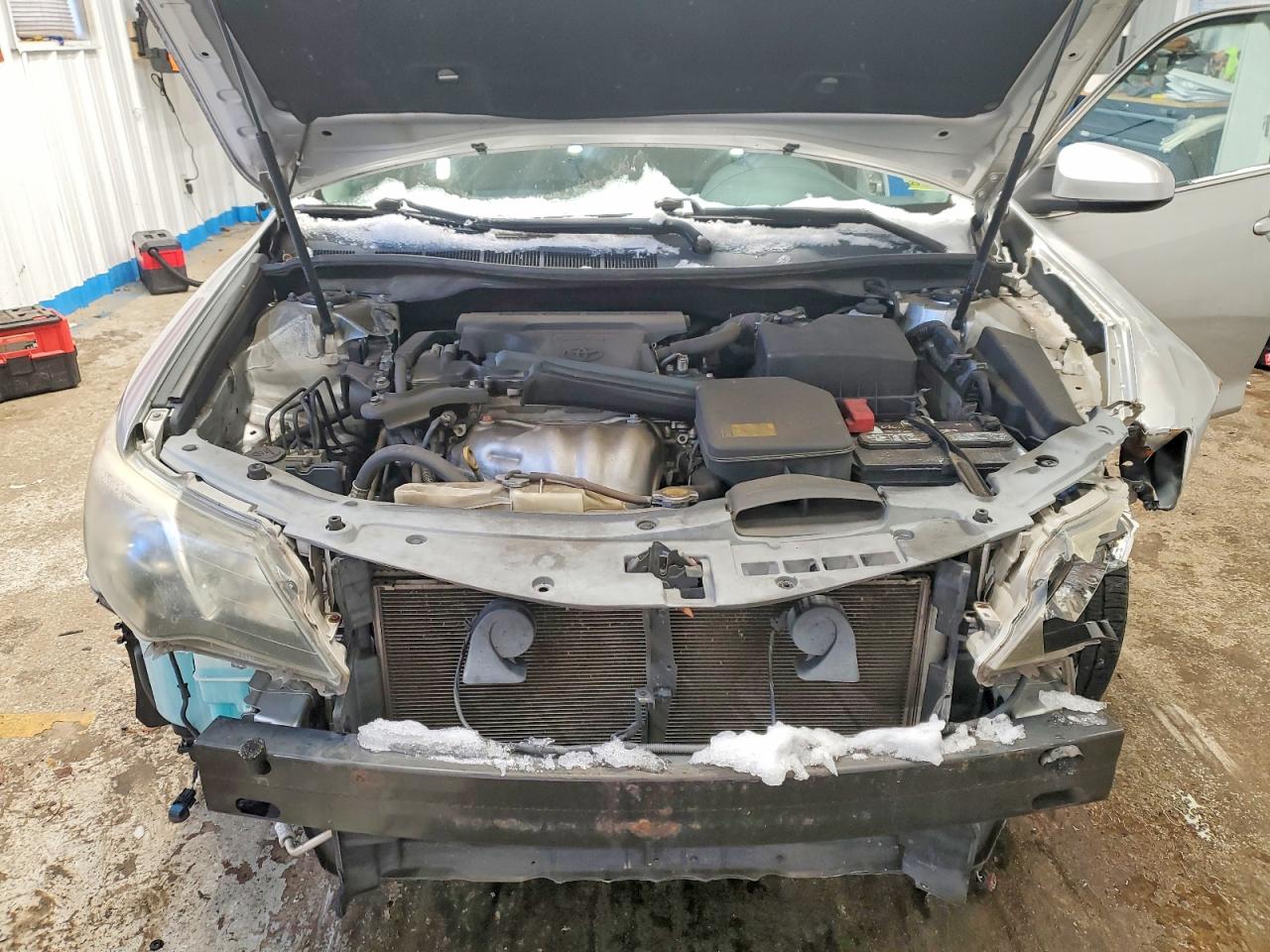 2014 TOYOTA CAMRY L photo 11