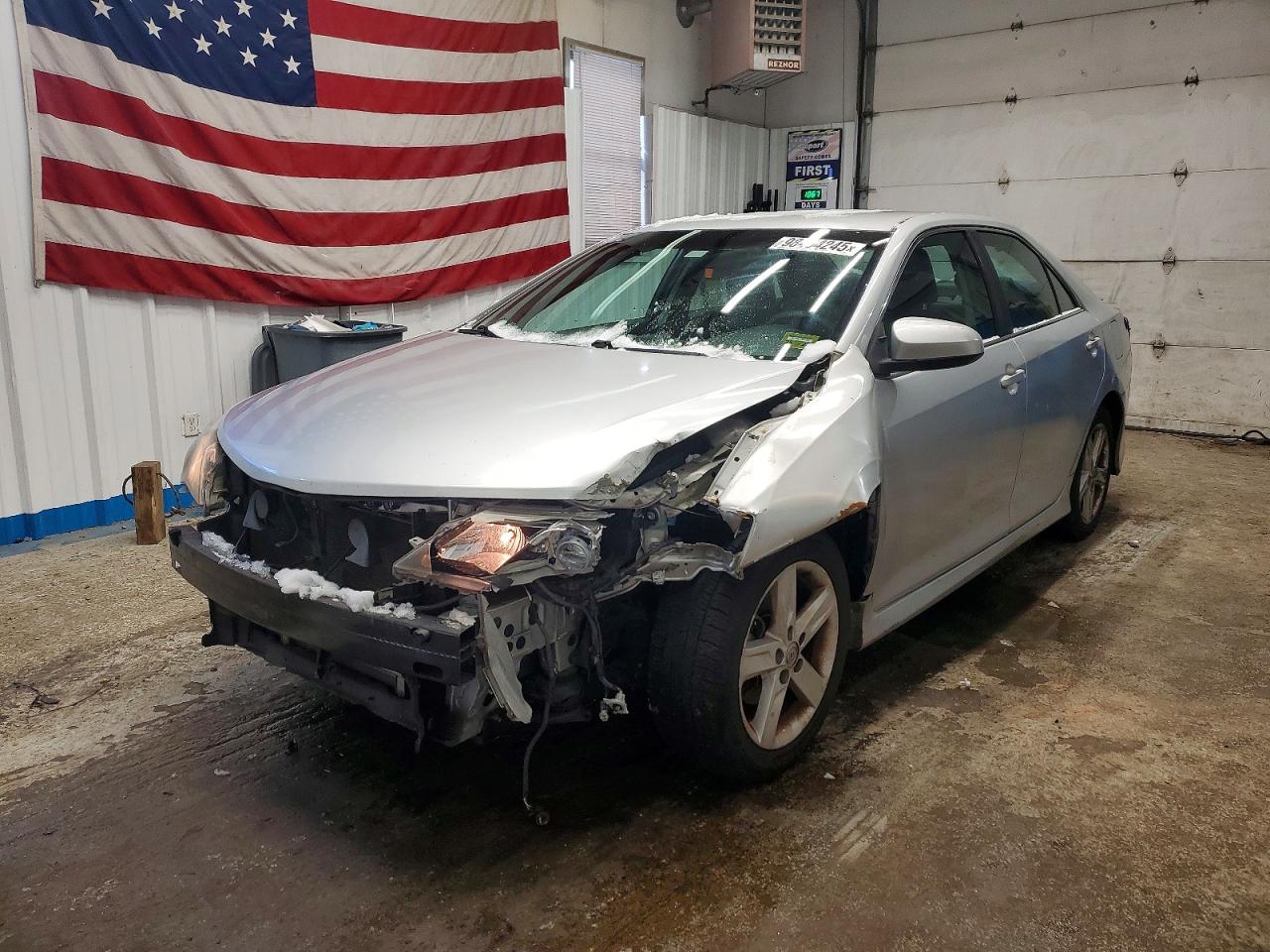 2014 TOYOTA CAMRY